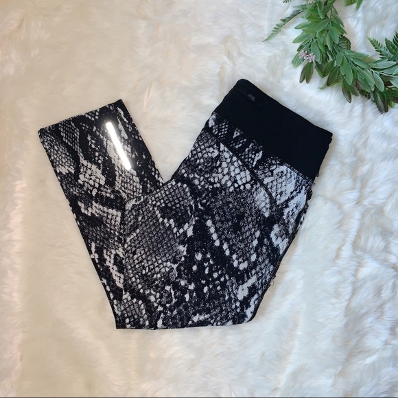 Nike Pants - Nike | Epic Lux Snake Skin Dri-Fit Leggings